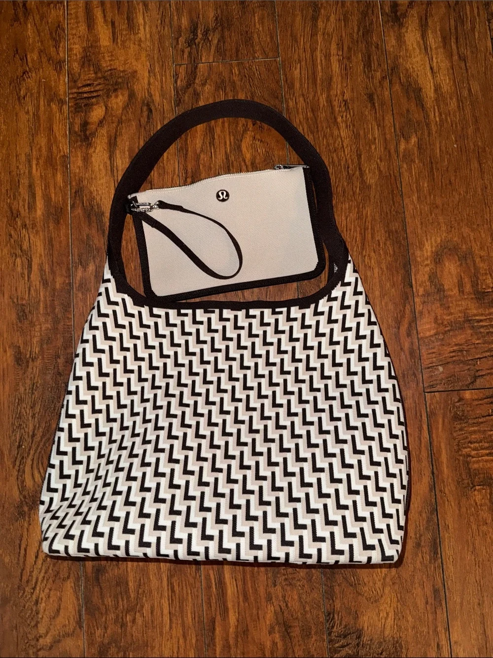 Lululemon 12L Black, Khaki, & White Geometric Chevron Shoulder Bag